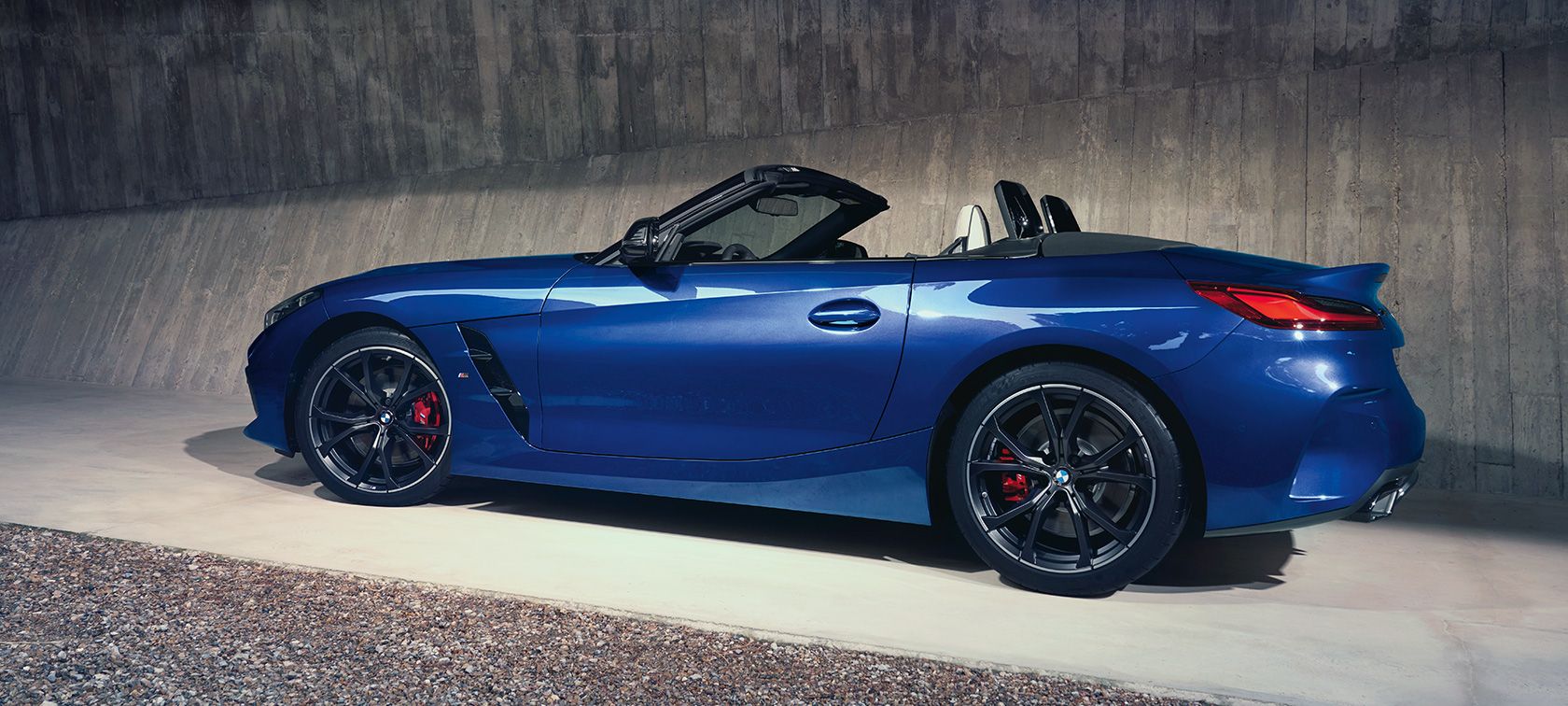 A BMW Z4 M40i ROADSTER KÜLSŐ DIZÁJNJA.
