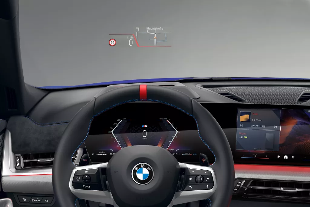 A BMW Head-Up kijelző mindent szem előtt tart.
